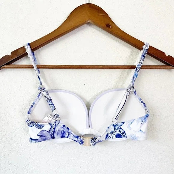 CHICA Floral revert top